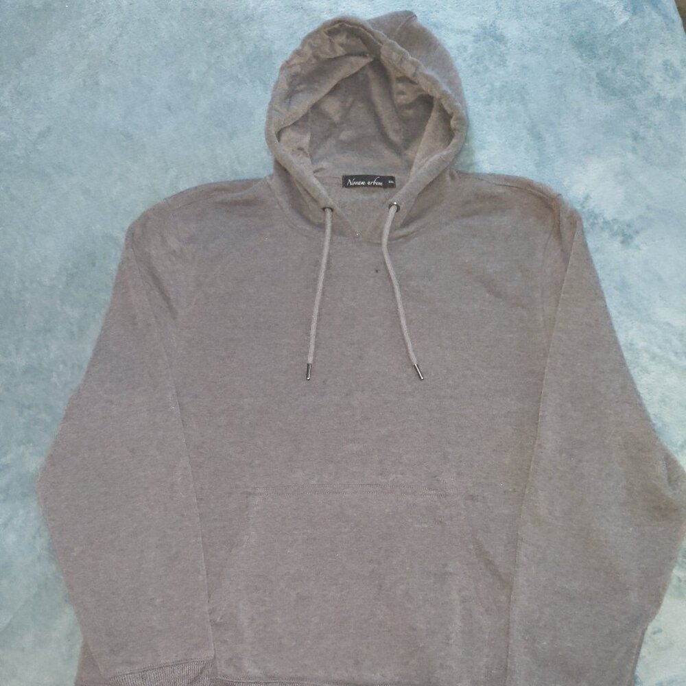 2xl gray sweatshirt.